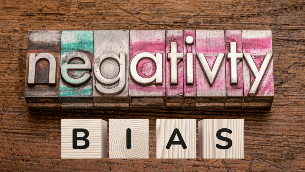 Το Φαινόμενο του Ψηφιακού Μισοτελειωμένου: γιατί πολλοί επαγγελματίες χάνουν αξιοπιστία χωρίς να το καταλαβαίνουν 2 negativity bias